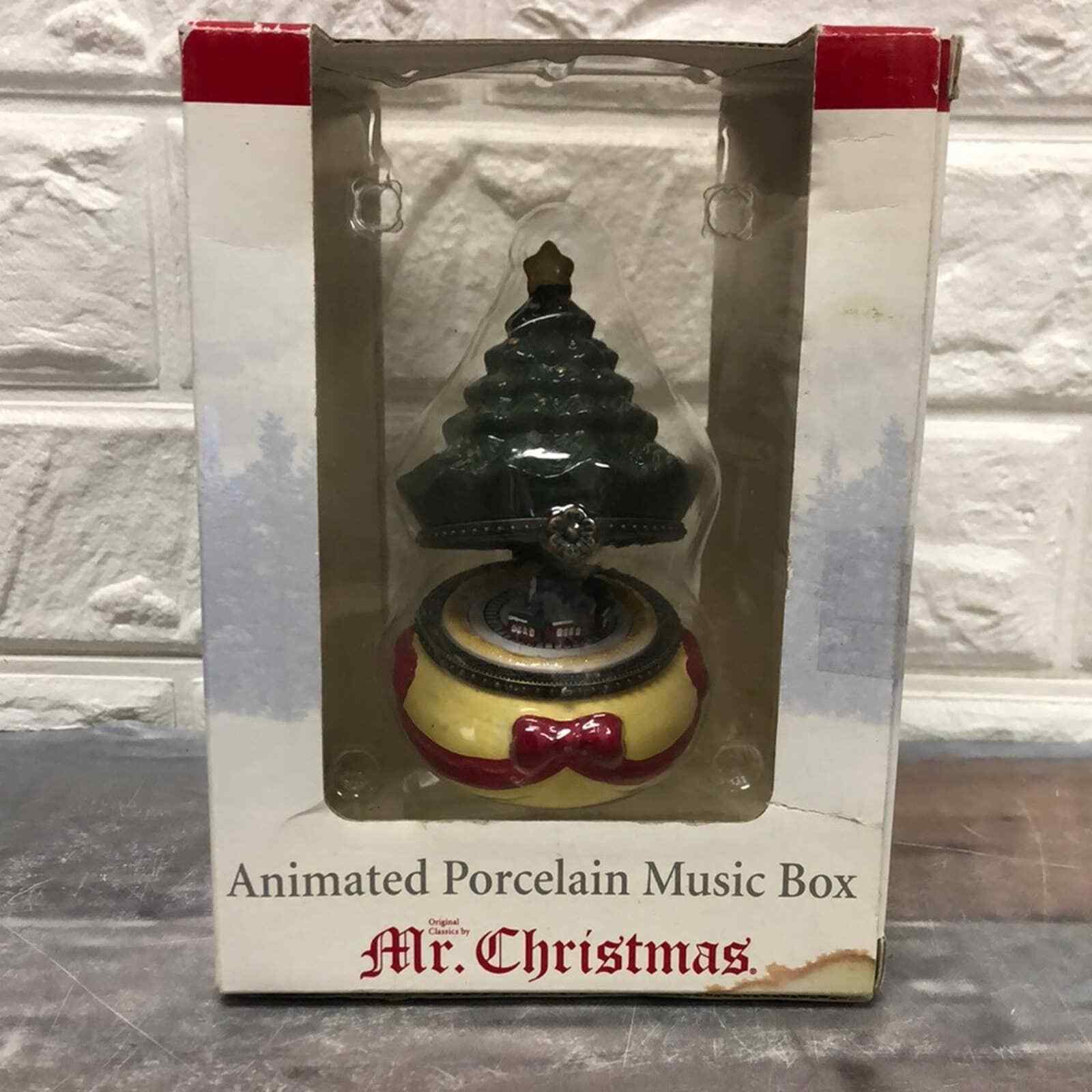 Mr. Christmas Animated Porcelain Music Box 2005 O Christmas Tree - $27.77