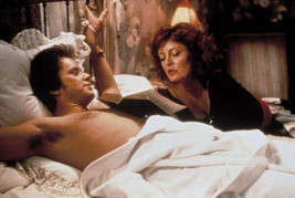 Bull Durham Susan Sarandon reads to Tim Robbins in bed 8x10 photo - £7.67 GBP