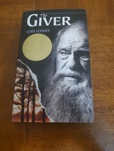 The Giver by Lois Lowry (2002, Mass Market) - $2.95