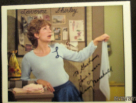 PENNY MARSHALL  (LAVERNE &amp; SHIRLLE)  ORIG,AUTOGRAPH  (CLASSIC TV STARS F... - $3,690.52 MXN