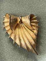 Vintage Large Coro Marked Ridged Goldtone Folded Over Leaf w Bow Brooch Pin – - £11.90 GBP