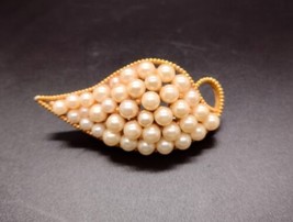 Vintage Faux Pearl Leaf Brooch Pin Gold Tone Wing Ridged Edges - £11.00 GBP