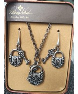 Patricia Nash Silver Mixed Metal Lock &amp; Key Pendant Necklace Drop Earrin... - €27,28 EUR