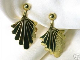 Vintage Graceful Goltone Dangling Shell Clip Earrings - £6.37 GBP