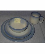 Western Stoneware Country Blue Dinnerware Place Setting 1 - $33.89 CAD