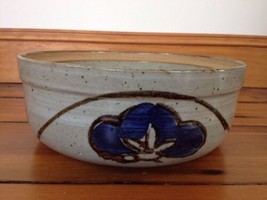 Vtg Handmade Japanese Stoneware Gray Floral Serving Bowl Dish Pottery 9.25&quot; Wide - £29.23 GBP