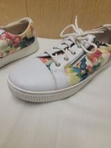 Born Tamara Handcrafted Footwear Leather Sneakers Floral with Side Zipper sz 9.5 - £30.44 GBP