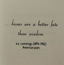 Mini Book The Kiss: A Romantic Treasury Of Photographs And Quotes image 4