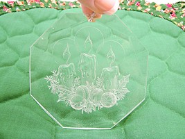 Vintage 1980&#39;s Etched Acrylic Christmas Ornament 3&quot; Candles Wreath Holiday Decor - £7.63 GBP