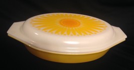 Pyrex Daisy Oval Casserole Dish Divided #945-C Dish Bowl &amp; Lid 1.5 Qt Yellow VTG - £27.16 GBP