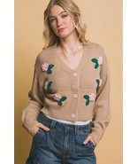 Women&#39;s Mid Cropped Flower Cardigan - $591.42 MXN