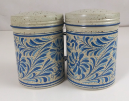 Vintage Avon Country Talc Shaker Floral Salt &amp; Pepper Shakers Empty - $272.21 MXN