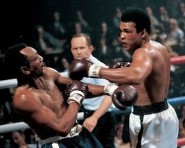 MUHAMMAD ALI vs BOB FOSTER 8X10 PHOTO BOXING PICTURE COLOR - $4.94