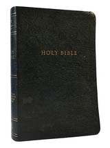 King James Version The Holy Bible: Hand Size Gint Print Reference Edition 1st E - £40.43 GBP