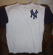 Vintage Yankees T Shirt Mens LARGE - $7.95