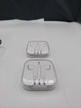 Lot of 2 Genuine OEM Apple Wired iPhone iPad iPod 3.5mm EarBuds White with Case  - £22.94 GBP