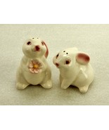 Vintage Avon Rabbit Salt &amp; Pepper Set, Porcelain Shakers, 1983, Easter D... - $366.50 MXN