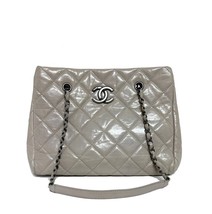 Authenticity Guarantee 
Chanel Leather Gray Quilted Tote Bag - £1,393.69 GBP