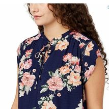 *BUFFALO Ladies Flutter Sleeve Floral Top SMALL - $13.86