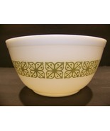 Pyrex #402 Verde Green Square Flowers 1 1/2 Qt Bowl - $24.66 CAD