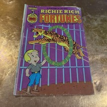 RICHIE RICH - FORTUNES #25 Harvey Comics 1975 The Poor Little Rich Boy - $7.70