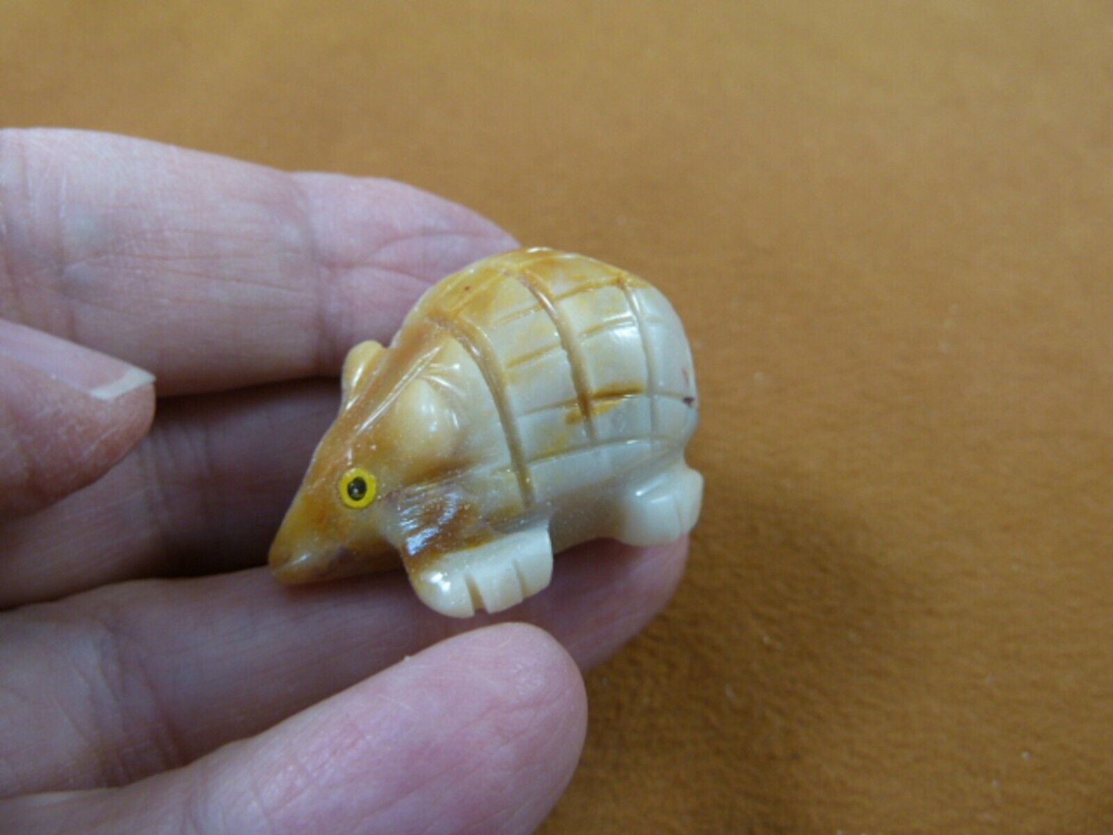 (Y-POR-5) little tan white PORCUPINE rodent figurine SOAPSTONE PERU porc... - $8.59