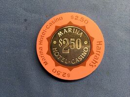 HARRAH’S MARINA HOTEL CASINO $2.50 COIN INSERT CASINO CHIP - $9.87