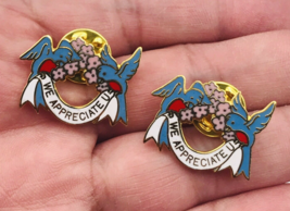 Two (2) We Appreciate U Pins w/ Flowers &amp; Blue Birds Holding Banner 1&quot; x 0.75&quot; - £6.86 GBP