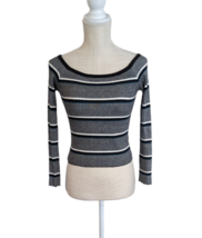Kendall &amp; Kylie Women&#39;s Gray Green Striped Ribbed Stretchy LS Top SZ S - £13.28 GBP