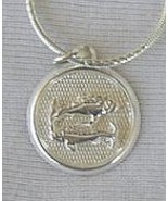 Pisces round pendant - $473.21 MXN