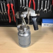DeVilbiss- JGHV-501 -14FY Pressure  Paint Spray Gun England - $902.41 MXN
