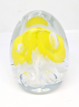 Gibson 1995 Yellow Swirl Abstract Flowers Blown Art Glass Egg Paperweight - £8.88 GBP