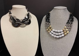 2 Vintage Necklaces On Gray Gold Black Triple Strand and Woven - $213.82 MXN