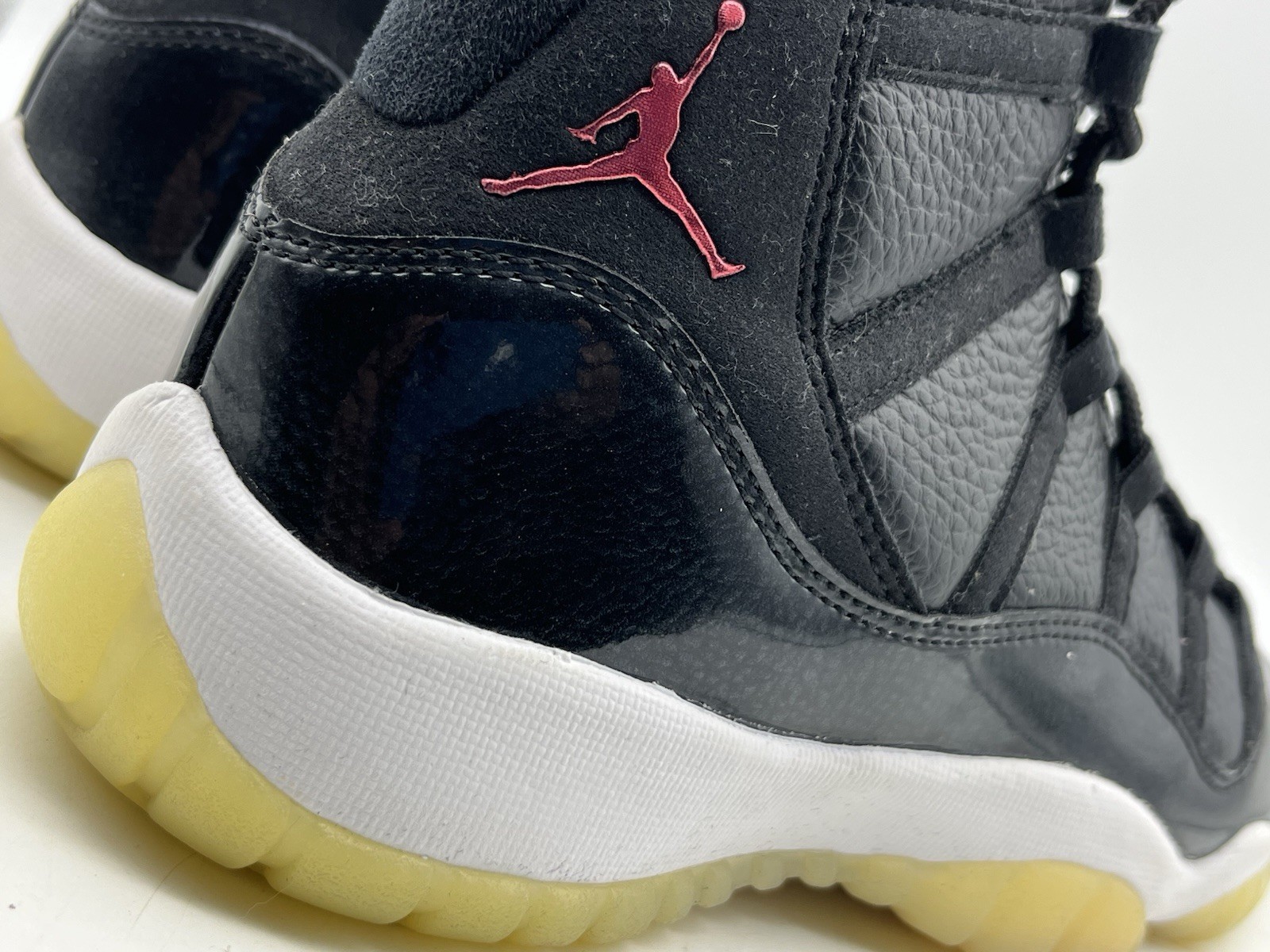 2015 Nike Air Jordan XI 11 Retro BG &#39;72-10&#39; 378038-002  Youth Size 6.5Y - $129.99