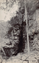 ALONG THE TRAIL-MAQUOKETA CAVES IOWA STATE PARK~1930s REAL PHOTO POSTCARD - £5.67 GBP