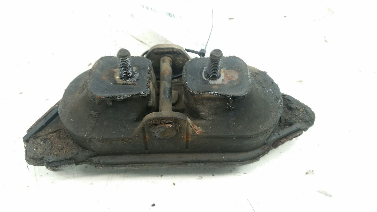 2005 Chevy Impala Engine Motor Mount Right Passenger 2001 2002 2003 2004 - $34.79
