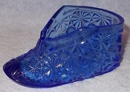 Vintage Decorative Glass Cobalt Blue Daisy and Button Pattern Baby Shoe Fenton? - £16.04 GBP