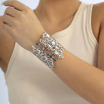 Silver-Plated Openwork Floral Cuff Bracelet - £11.08 GBP
