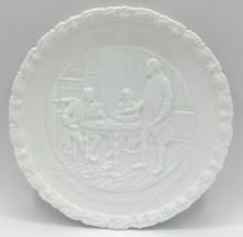 Vintage Fenton &quot;Life, Liberty, &amp; the Pursuit of Happiness&quot; Milk Glass Pl... - £15.14 GBP