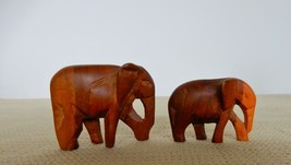 Cute pair of vintage miniature carved wood elephants figurines - £9.43 GBP