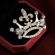 Crown Brooch Stunning Vintage Look Gold Plated Stones ROYAL Princess Design GGG2 - £15.88 GBP