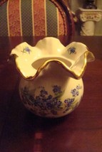 Holley Ross 22 K Gold Vase Ruffled Borders Laanna PA  USA [86B] - $44.55