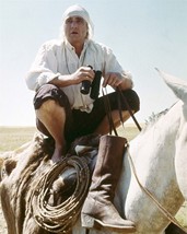 Marlon Brando seated on hose holding binoculars Missouri Breaks 8x10 real photo - $10.99