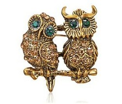 Stunning Diamonte Gold Plated Vintage Look Owl Couple Christmas Brooch Cake PIN - £10.57 GBP