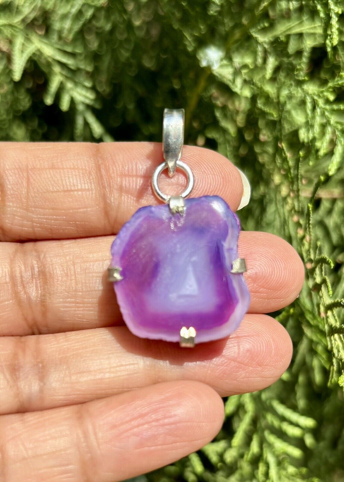 Colgante de piedra de ágata geoda druzy púrpura chapado en plata de ley... - $12.08