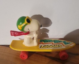 Vintage Snoopy On Skateboard As The Flying Ace 1965 1966 Toy United Feature Syn. - £15.02 GBP