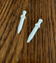 Lego PN 18034 MiniFigure Sword w/ Thick Crossguard -White - 5 Pieces - New - £3.74 GBP