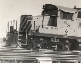 Norfolk Southern Railway Railroad NS #2 GP-18 Locomotive Train Photo Wilson NC - £7.46 GBP