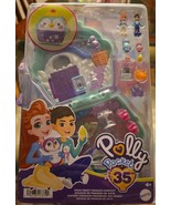 Polly Pocket Dolls &amp; Playset, Snow Sweet Penguin Compact with 13 Accesso... - $401.18 MXN