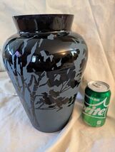 Kelsey Murphy Pilgrim Art Glass Sand Carved Cameo Urn Vase Black Signed 11 - €443,05 EUR
